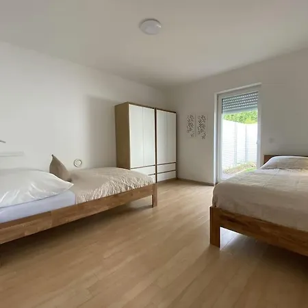 Apartment Neu In Schloss Naehe,parkplatz, Netflix